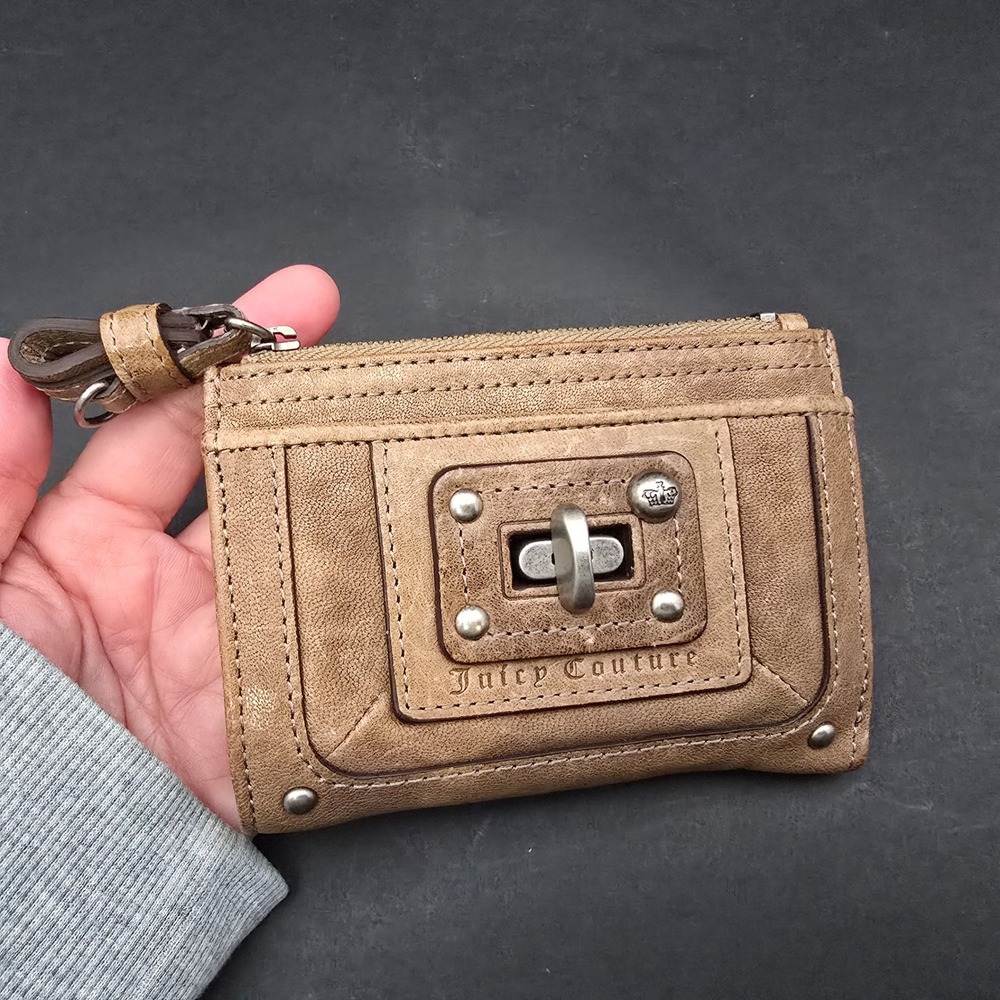 Juicy Couture Tan Distressed Leather Trifold Wallet Turnlock Studded Vintage